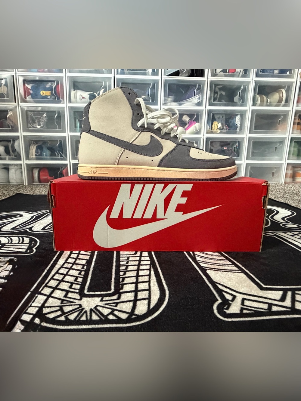 Nike Air Force 1 High 538226-100 Light Silver Gray Suede Womens Size 10